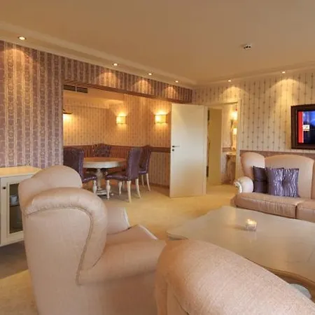 Interhotel 4* Veliko Tŭrnovo