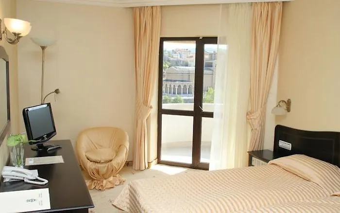 מלון Interhotel 4*