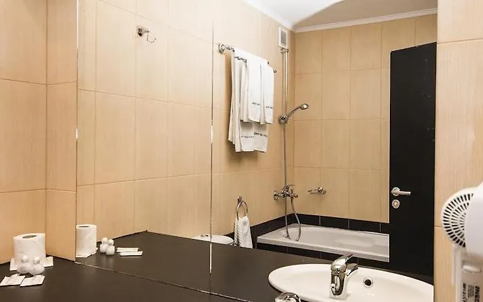 מלון Interhotel 4*