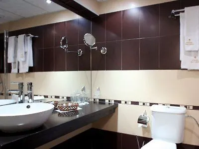 Interhotel מלון 4*